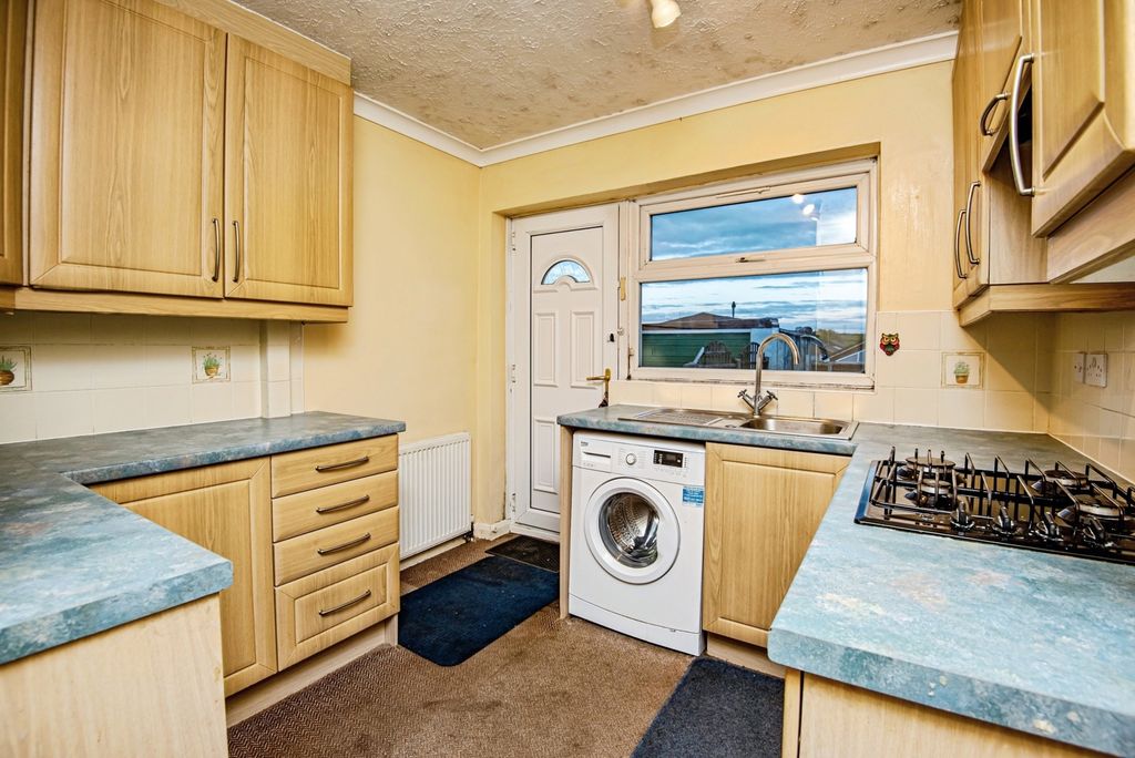 Property photo 3 of 17 Photo