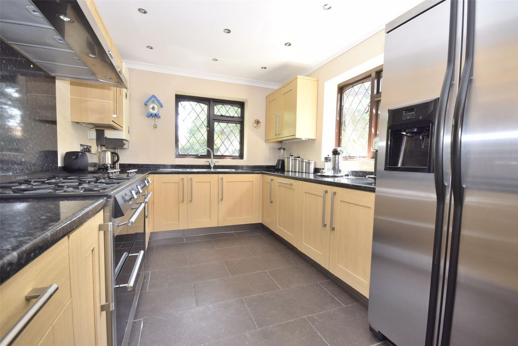Property photo 1 of 18 Kitchen