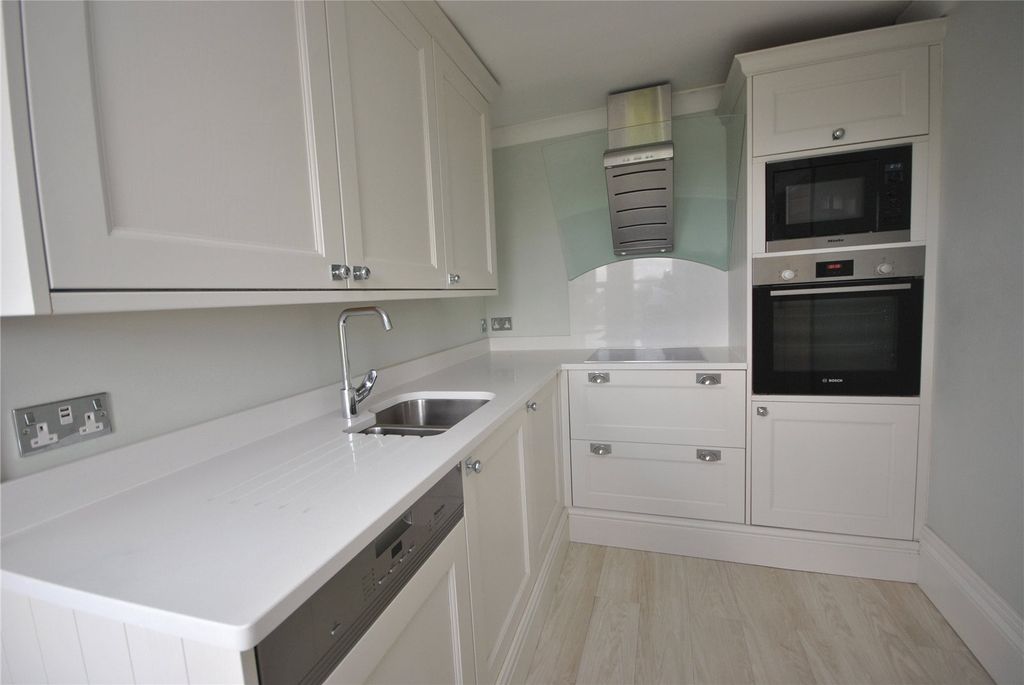 Property photo 3 of 9 Picture No. 06