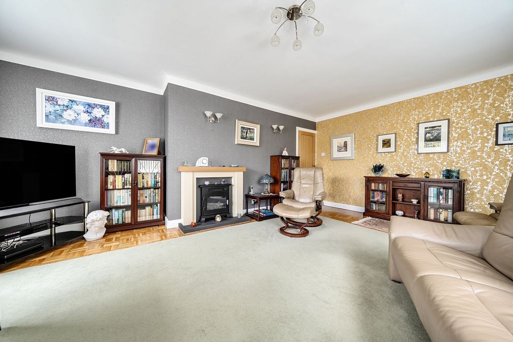 Property photo 3 of 23