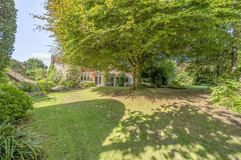 Property photo 2 of 29 Garden