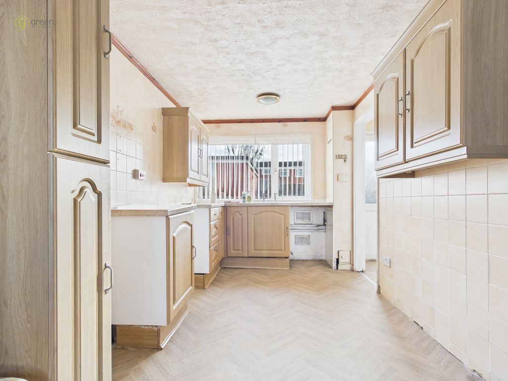 Property photo 2 of 25