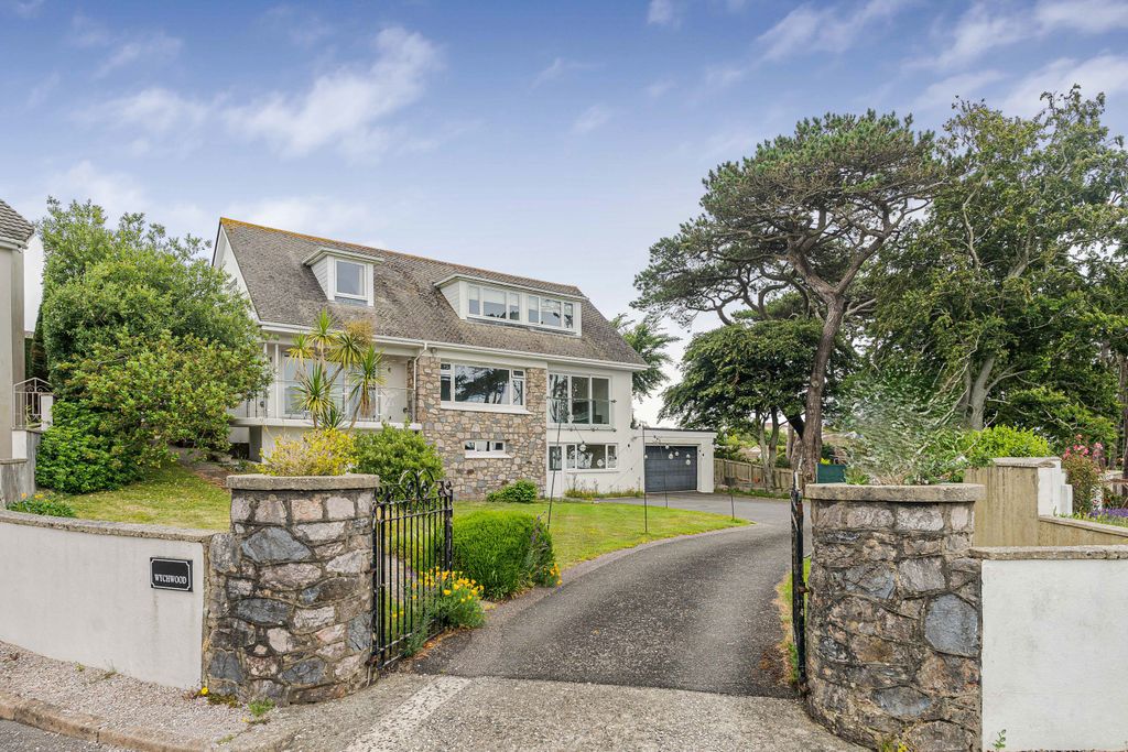 Property photo 1 of 34