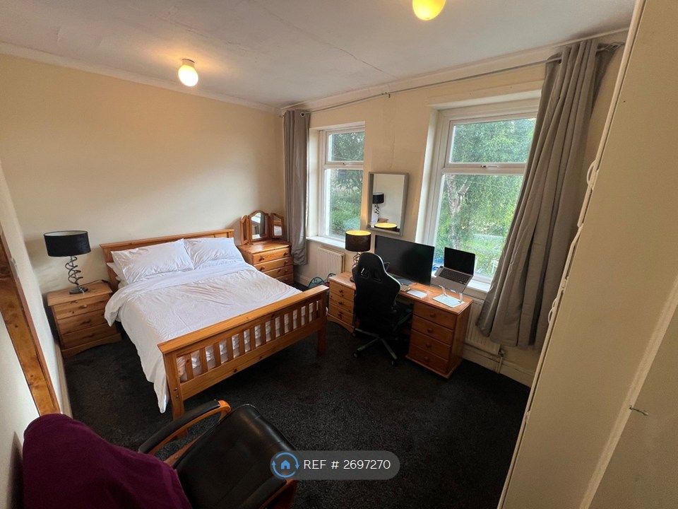 Property photo 1 of 13 Bedroom