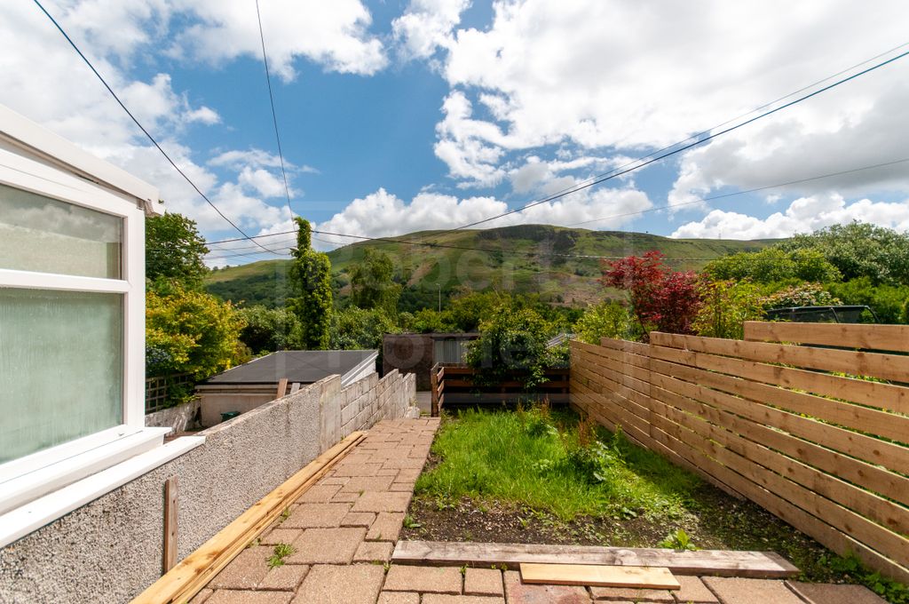 Property photo 3 of 14 Garden