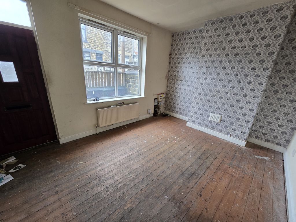 Property photo 2 of 14 20251003_134402.Jpg