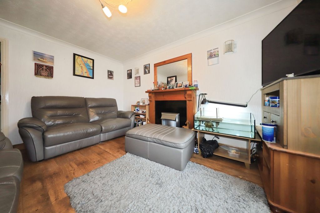 Property photo 2 of 17 Photo