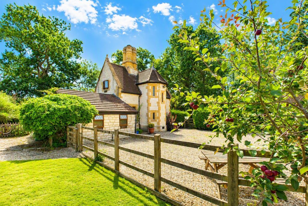 Property photo 1 of 31 Photo 32