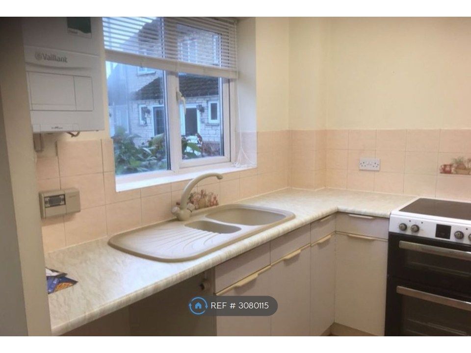 Property photo 3 of 15 Kitchen