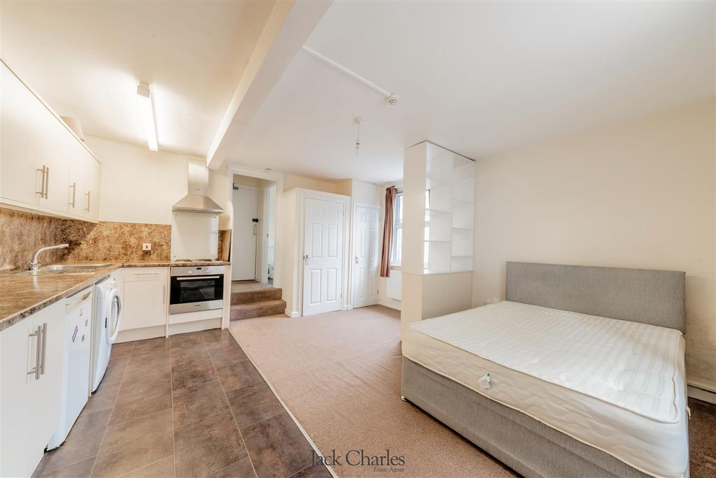 Property photo 2 of 7 1 Mountfield, Flat 4-2.Jpg