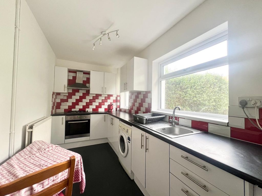 Property photo 2 of 8