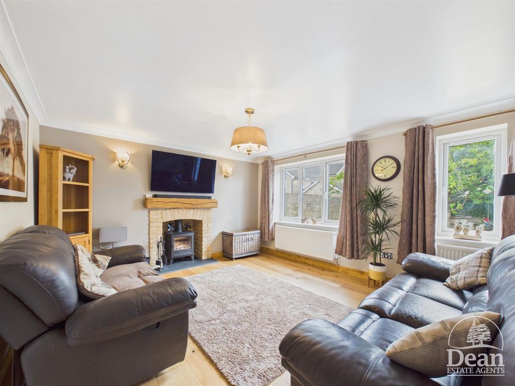 Property photo 3 of 27