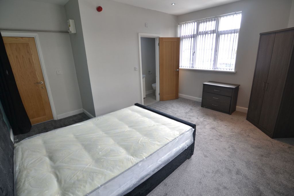 Property photo 1 of 3