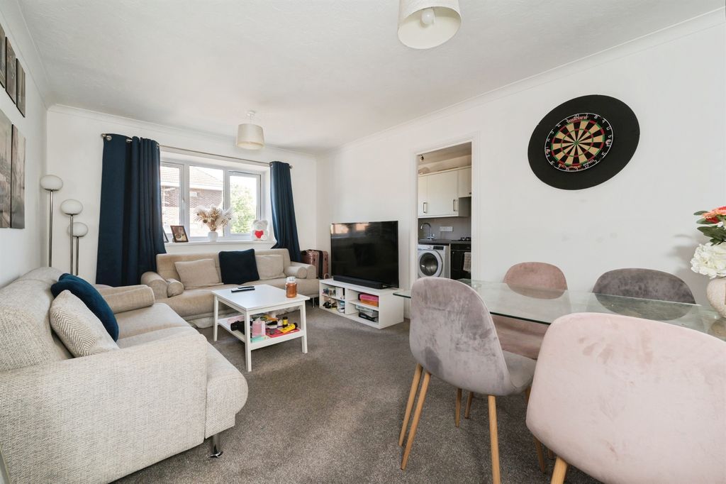 Property photo 2 of 13