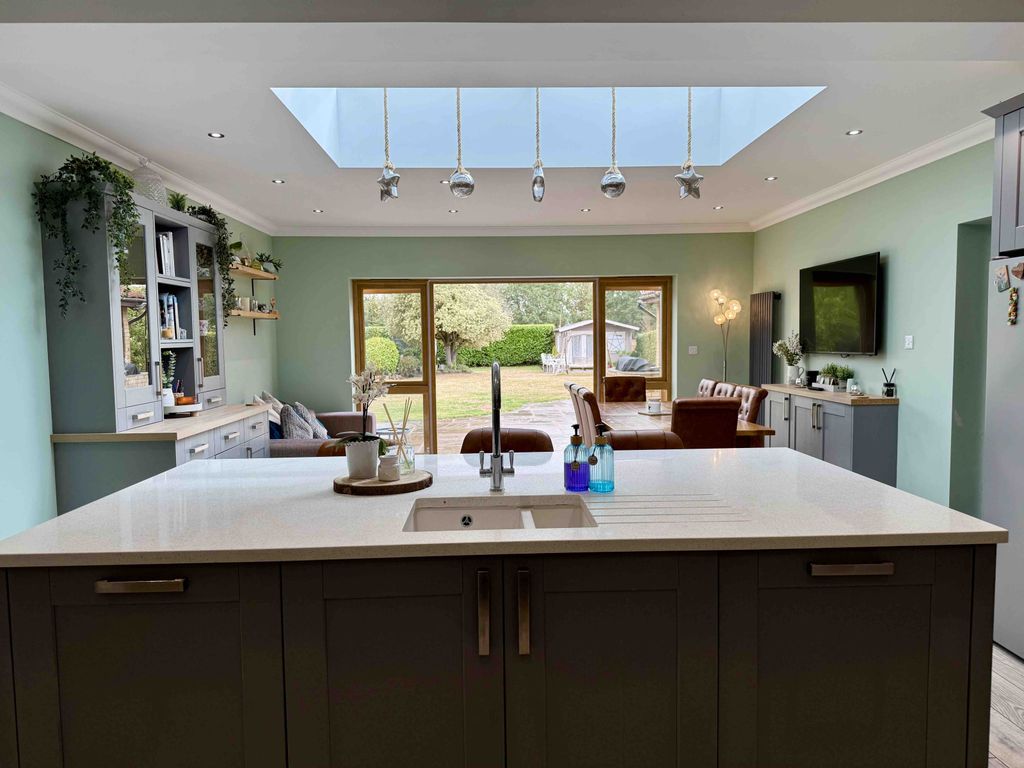 Property photo 3 of 42 Gallery