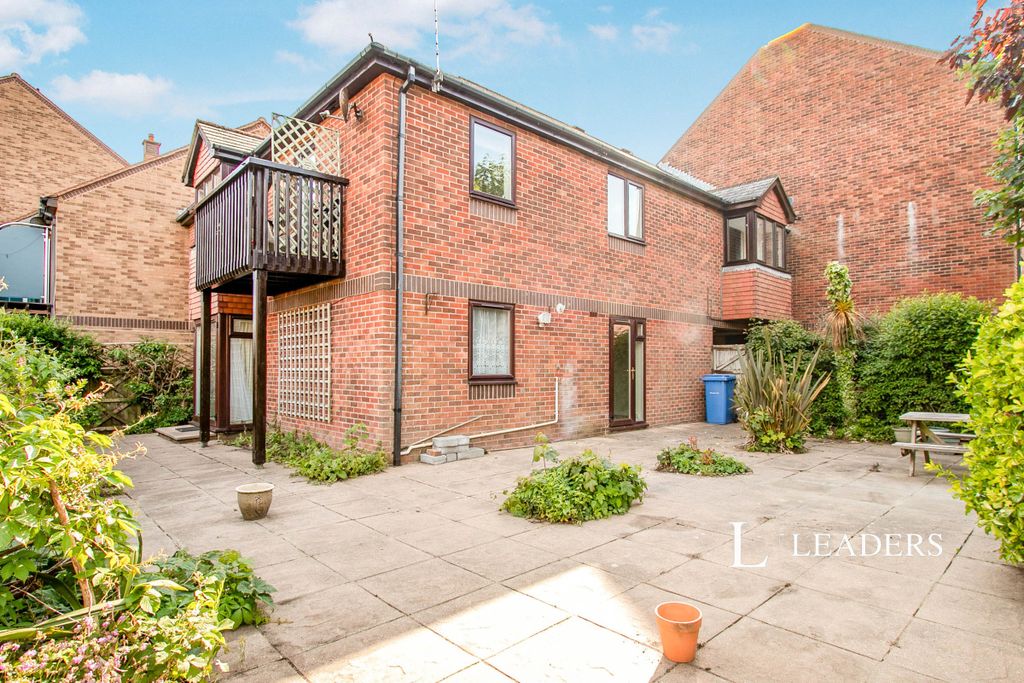 Property photo 1 of 10 External