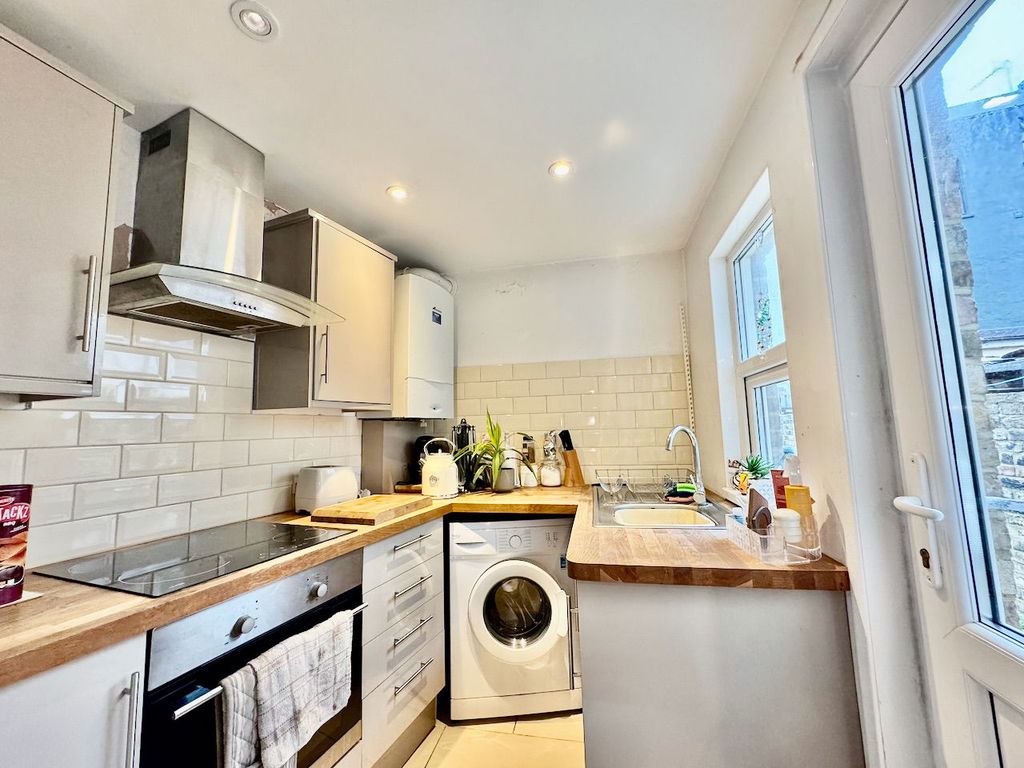 Property photo 3 of 8