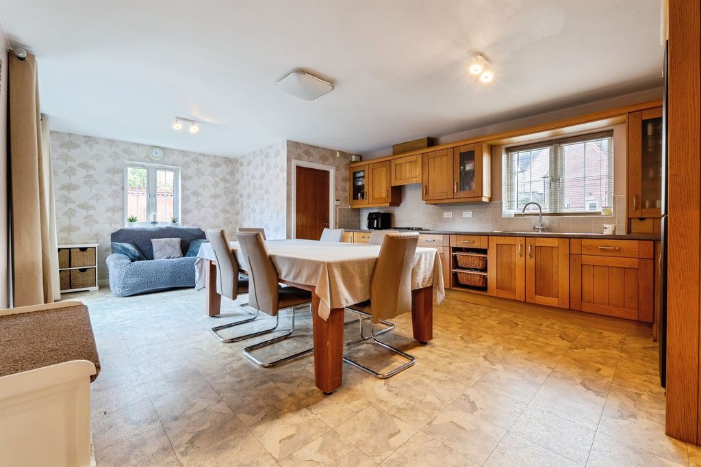 Additional image 4 of 5 bed detached house for saleSharter Drive, Loughborough LE11