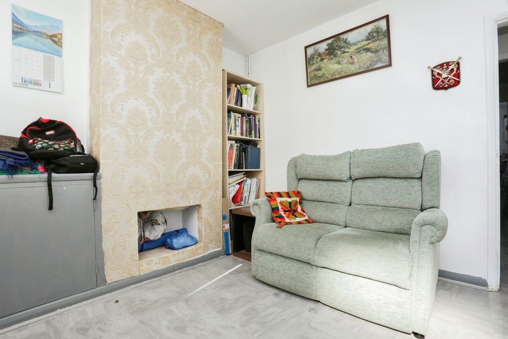 Property photo 3 of 13