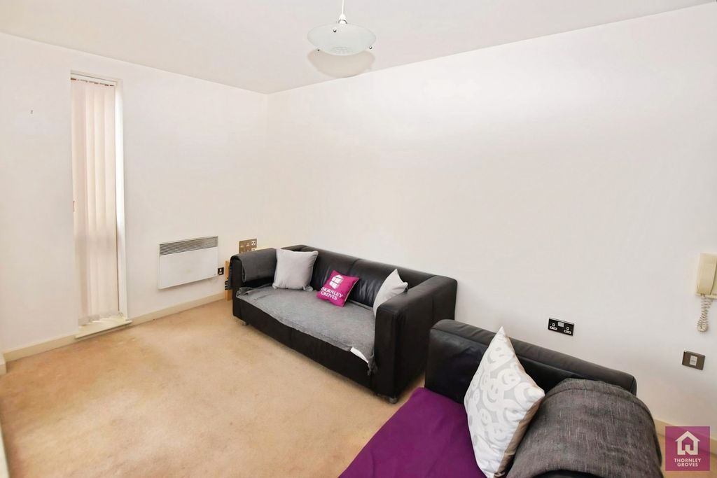 Property photo 1 of 17 Pbox-Img.Jpg