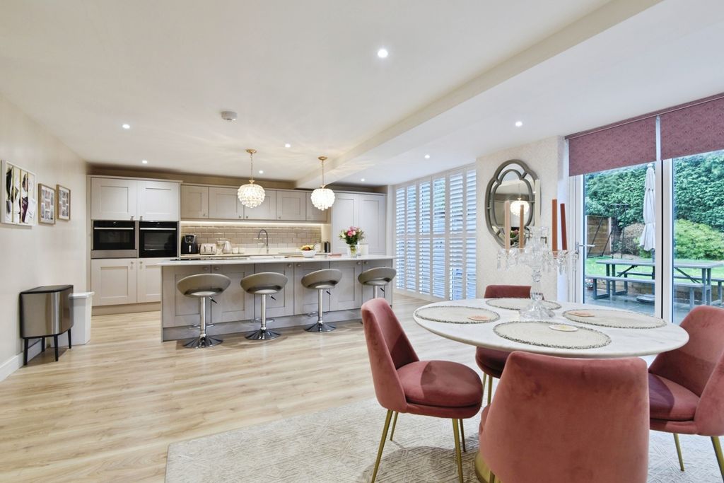 Property photo 2 of 37 Photo