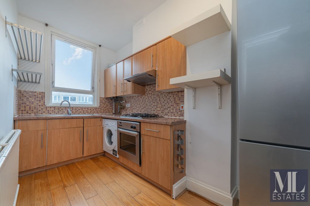 Property photo 2 of 9 Photo 9