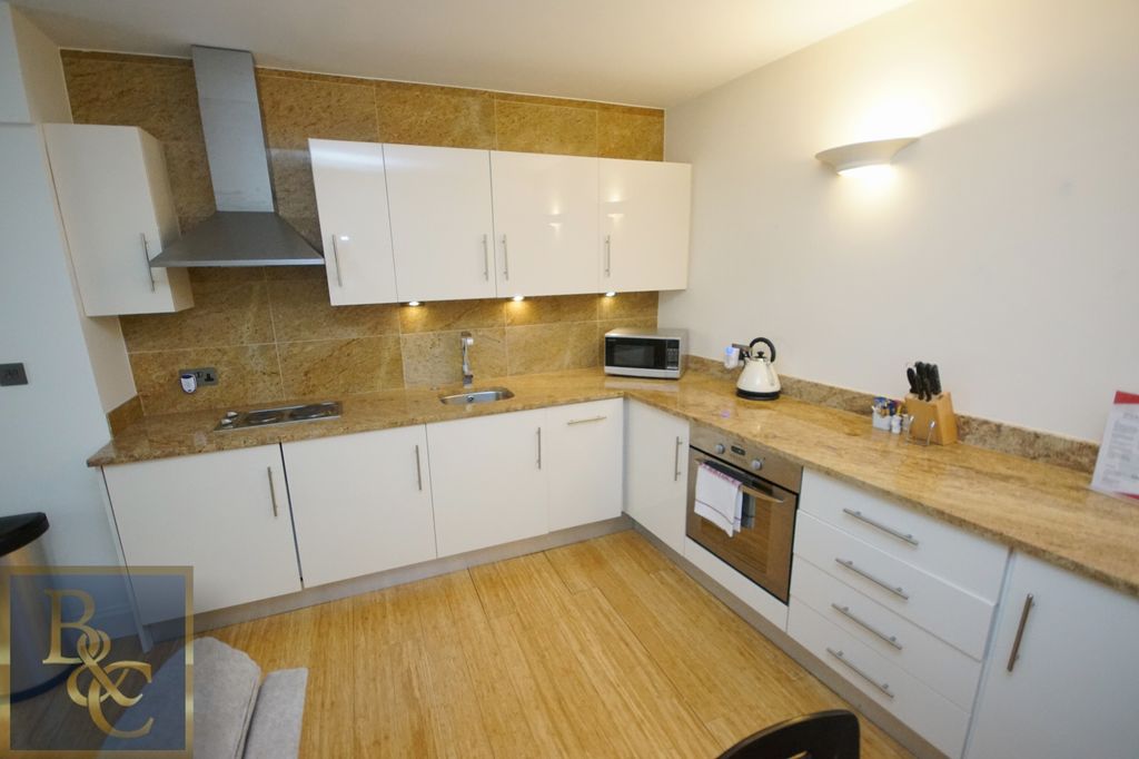 Property photo 3 of 9
