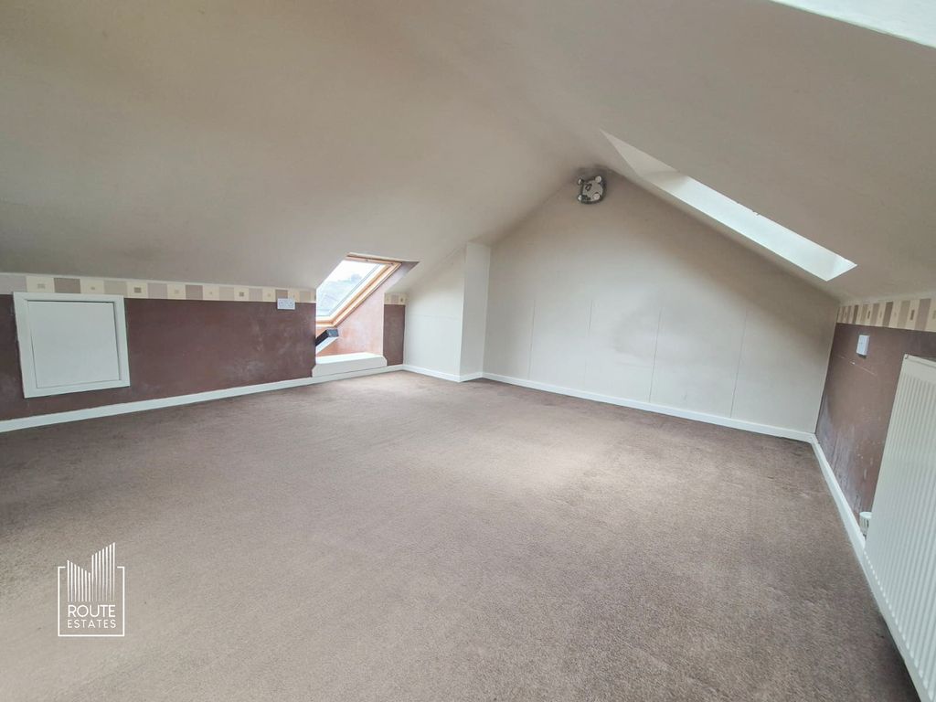 Property photo 3 of 17 Photo 6