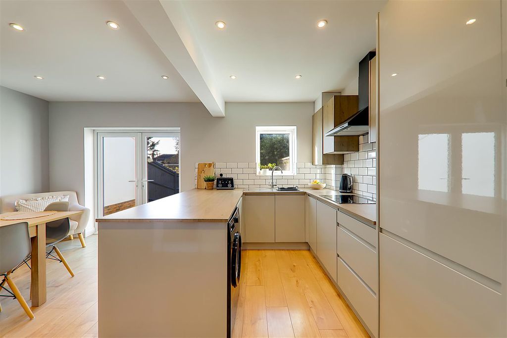 Property photo 3 of 19 Img_1946-Img_1948.Jpg