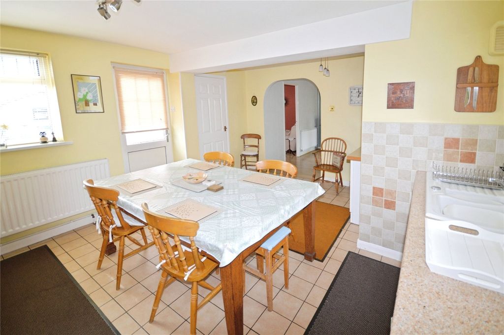 Property photo 2 of 20 Kitchen/Dining Room