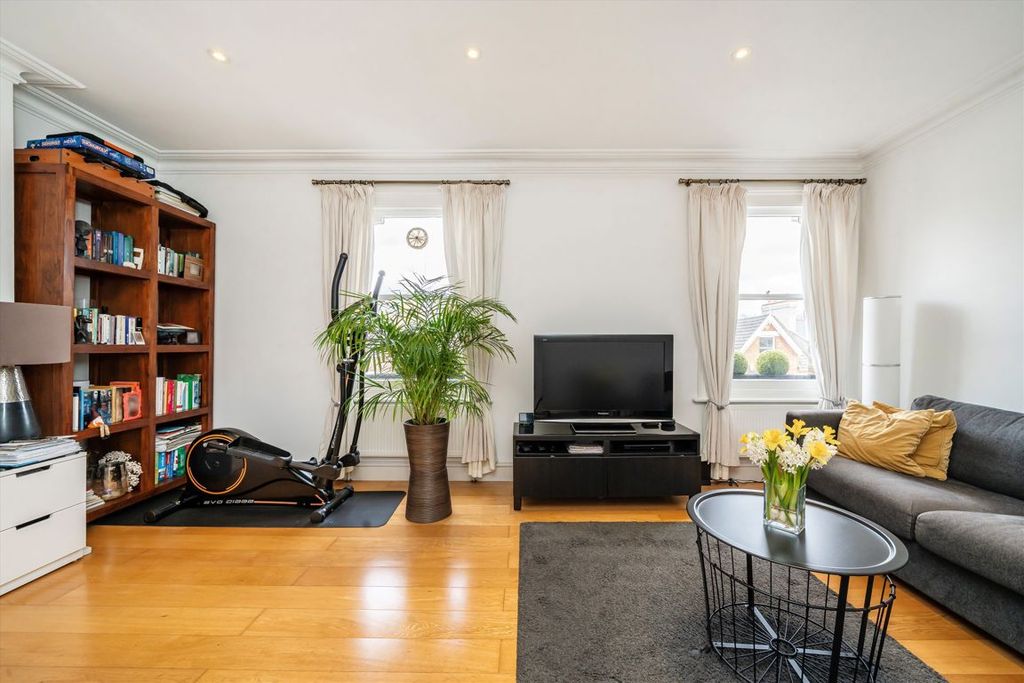 Property photo 2 of 7