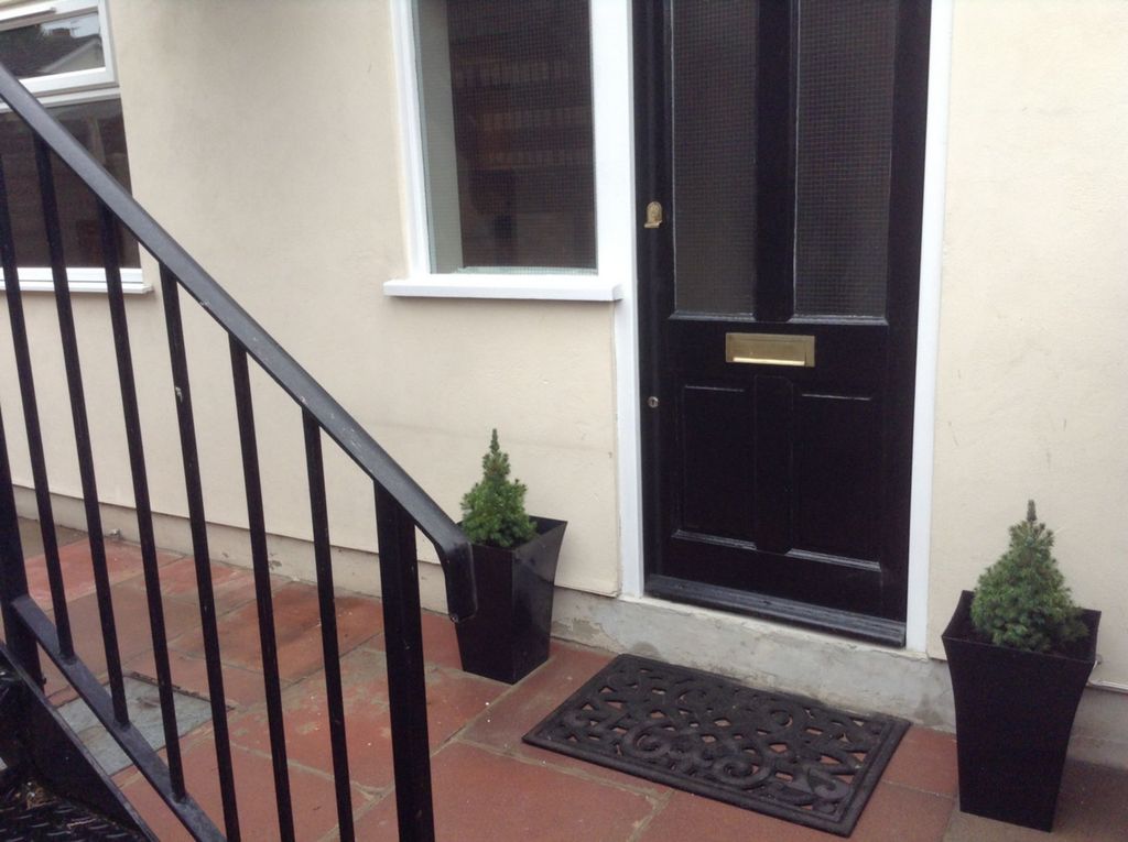 Property photo 1 of 10 Photo 3