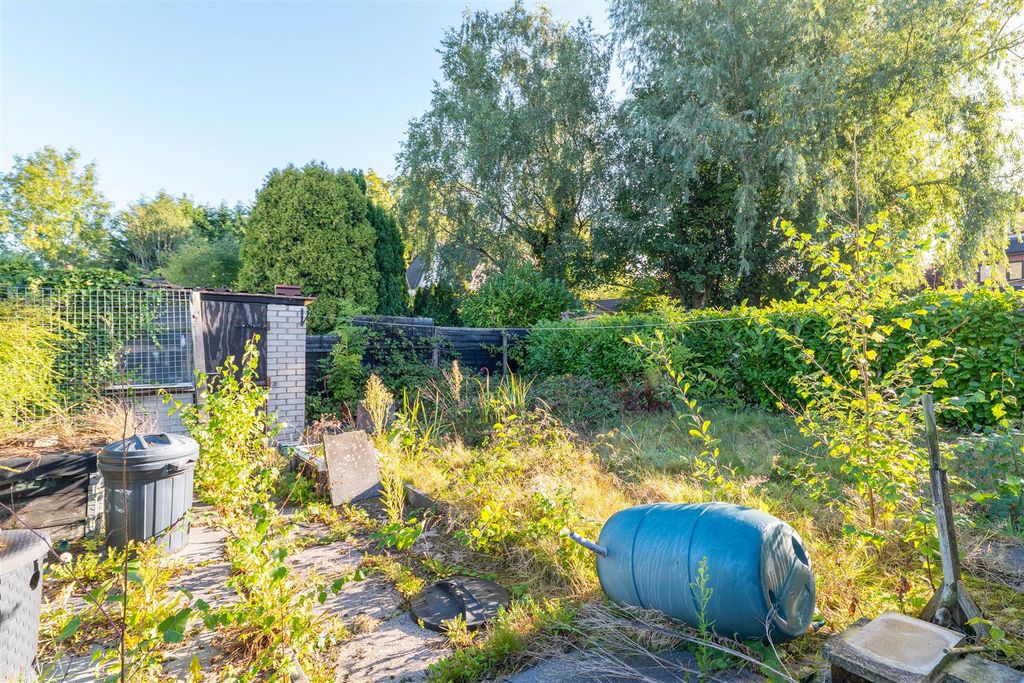 Property photo 2 of 4 Garden