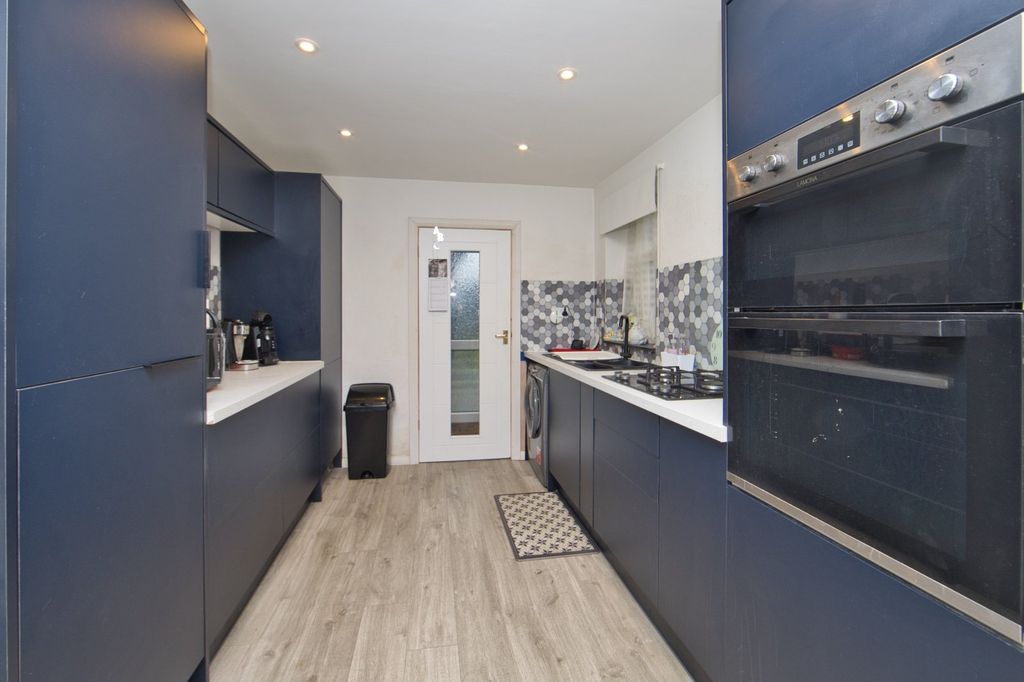 Property photo 3 of 11 Picture 3