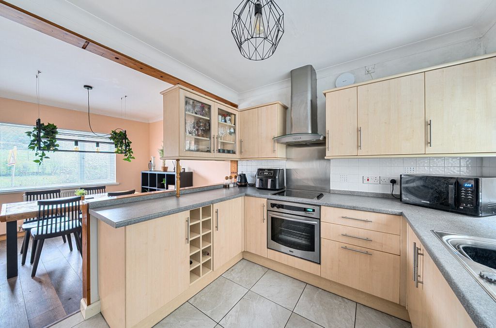 Property photo 2 of 19