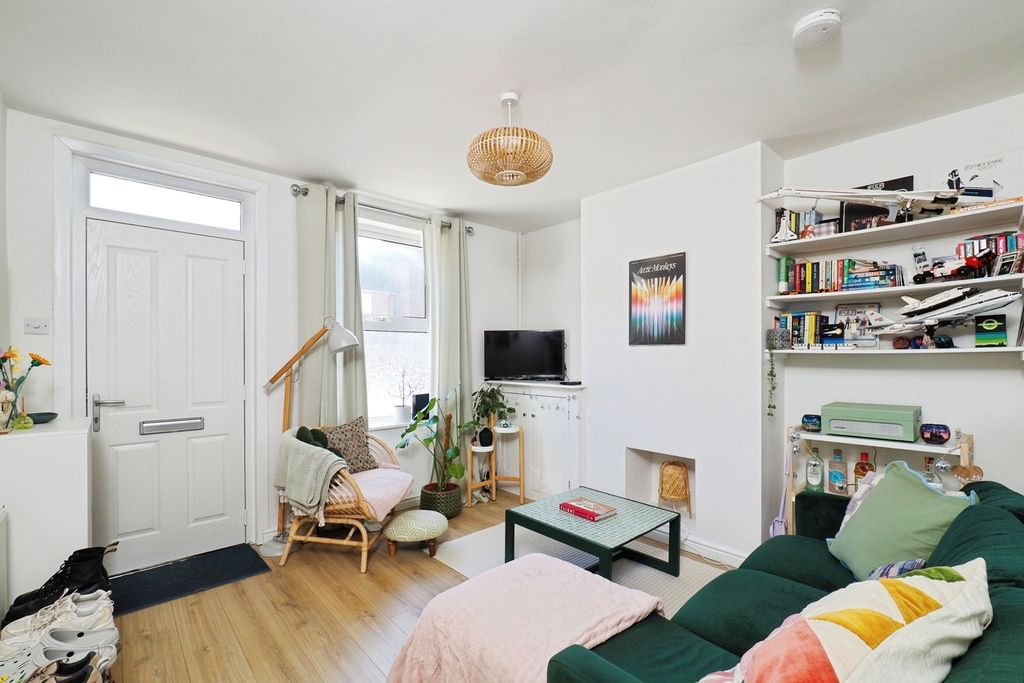 Property photo 3 of 13 Pbox-Img.Jpg
