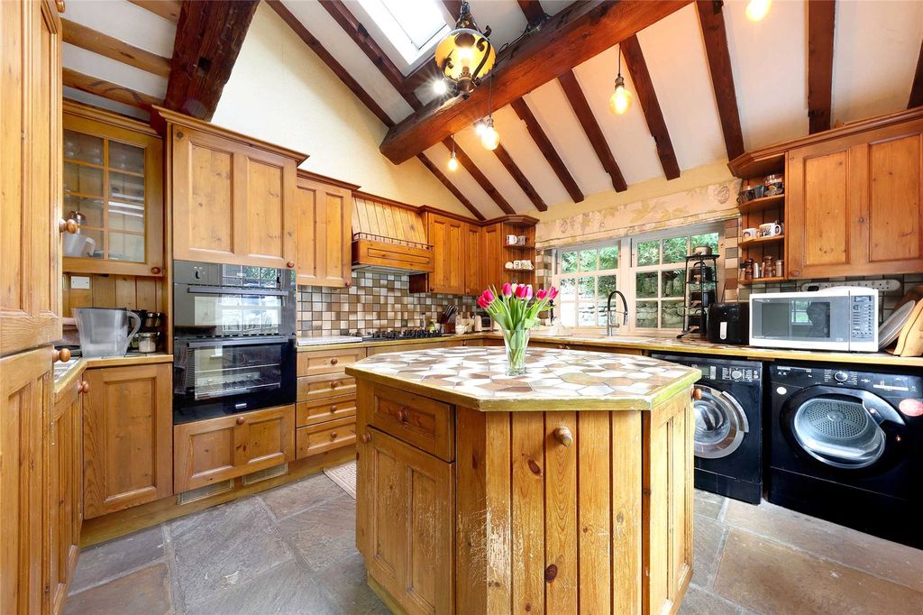 Property photo 3 of 14 Kitchen