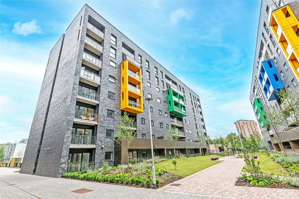 Property photo 1 of 13 Potato Wharf