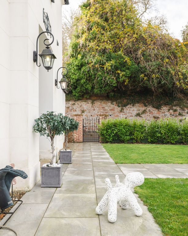 Property photo 3 of 20