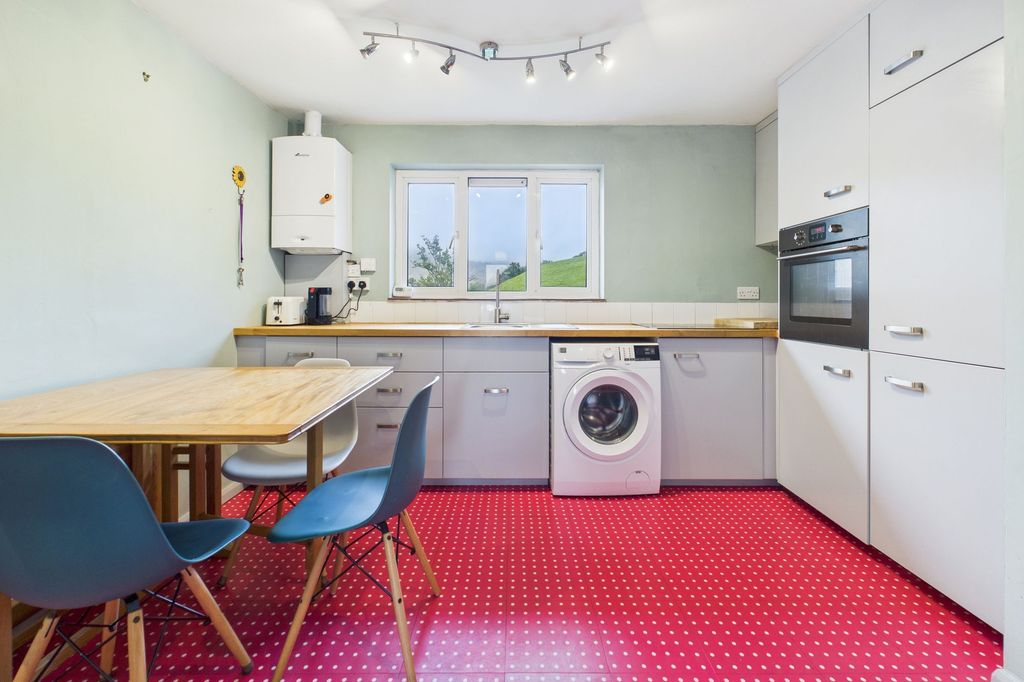 Additional image 4 of 2 bed flat for sale19 High Greenbank, Ambleside LA22
