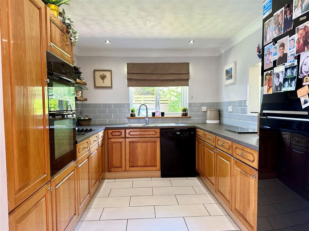 Property photo 3 of 19 Kitchen 1.Jpg
