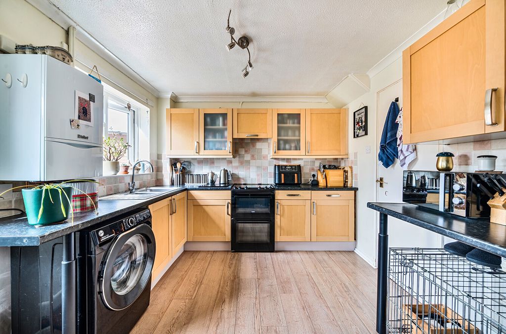 Property photo 2 of 25 Seddons Tiverton