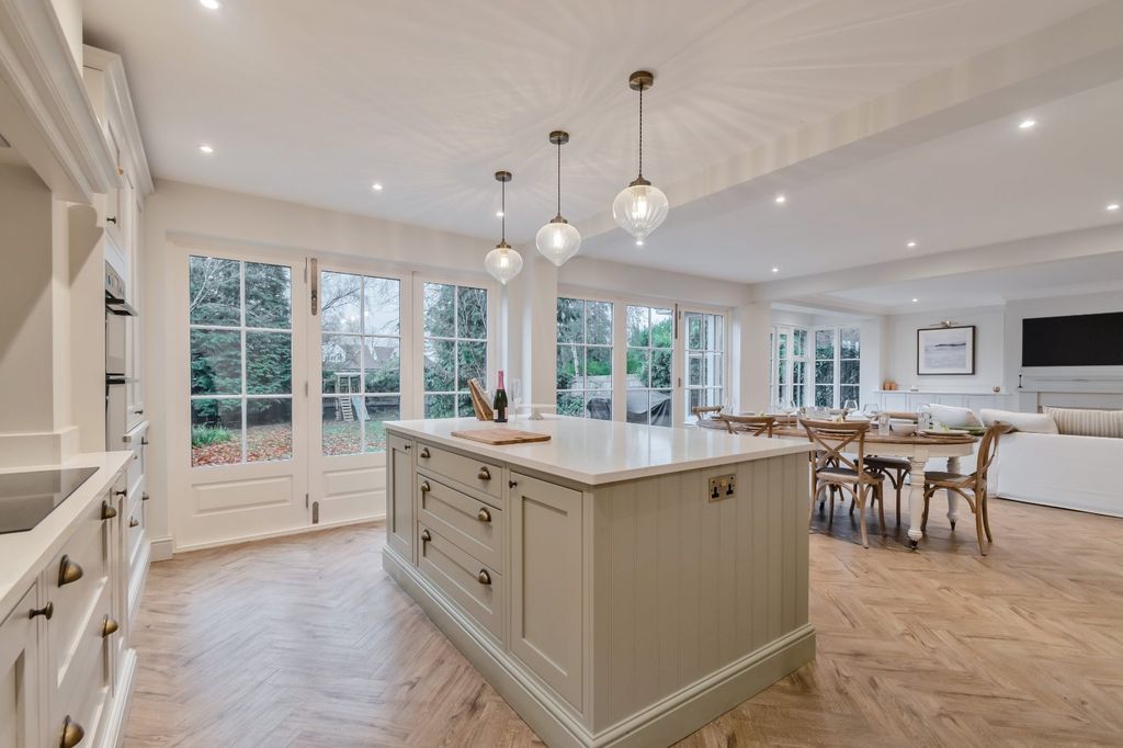 Property photo 3 of 32 Picture No. 27