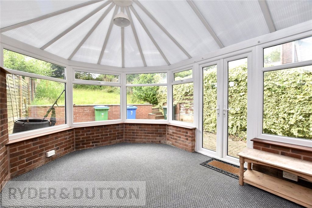 Property photo 3 of 16 Conservatory