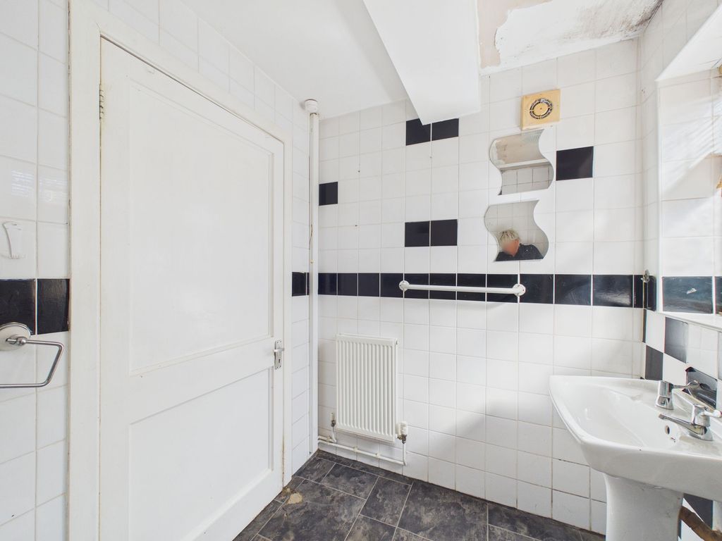 Property photo 3 of 25