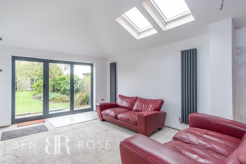 Property photo 3 of 26 Dining Room