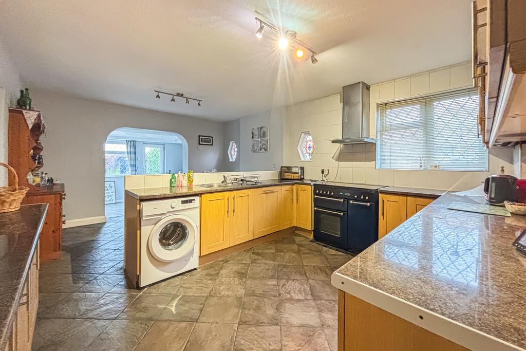 Property photo 3 of 19 Kitchen/Diner