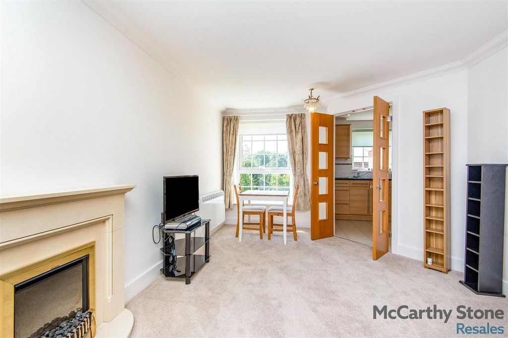Property photo 3 of 19 46Claridge-7.Jpg