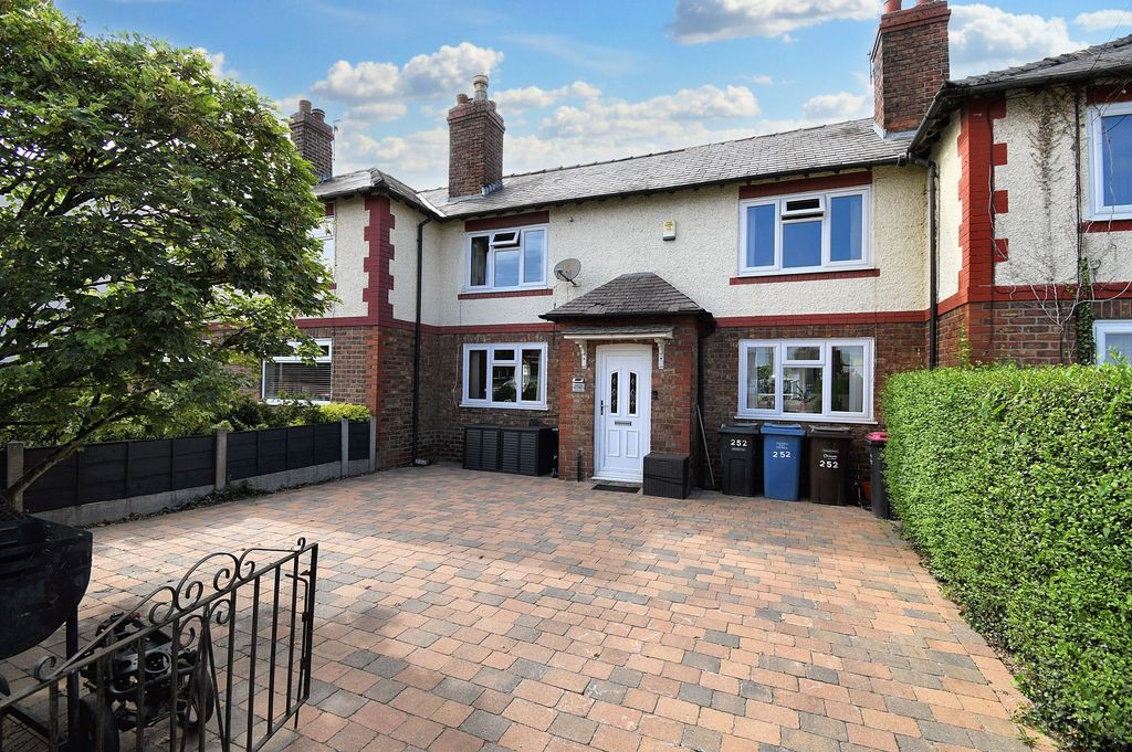 Property photo 2 of 23
