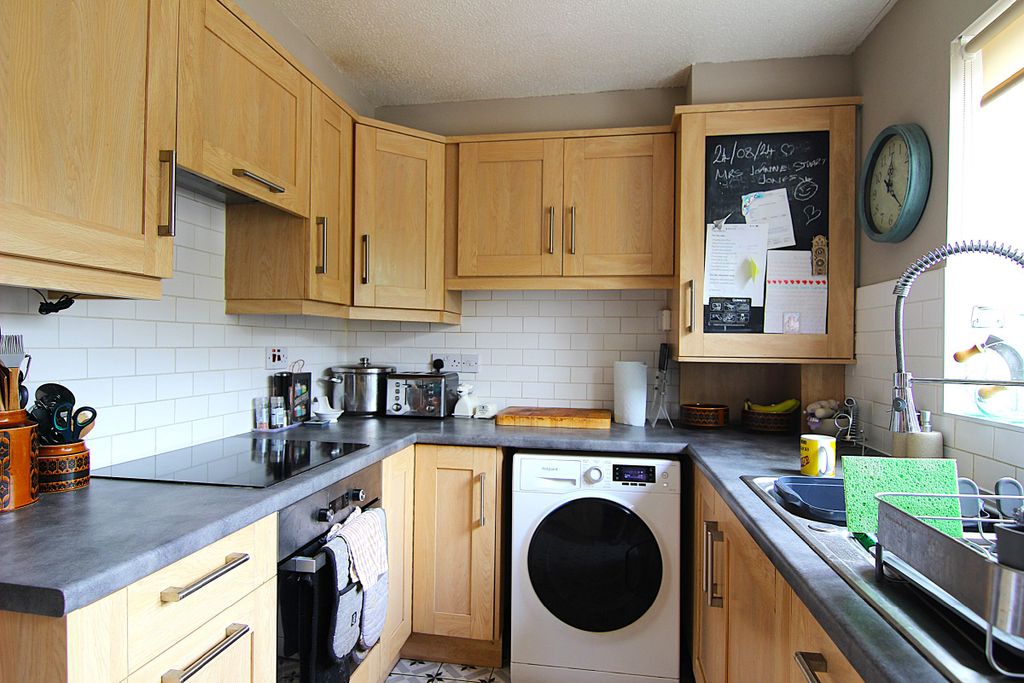 Property photo 2 of 12